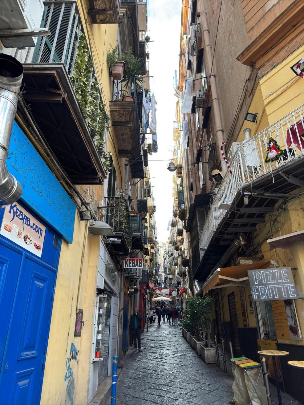 Dele * Napoli