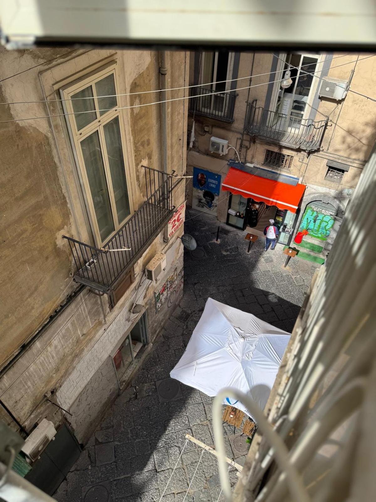 Dele * Napoli